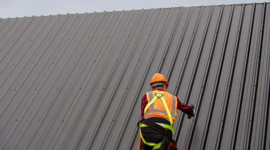 Professional gutter cleaning in Tokio, ND